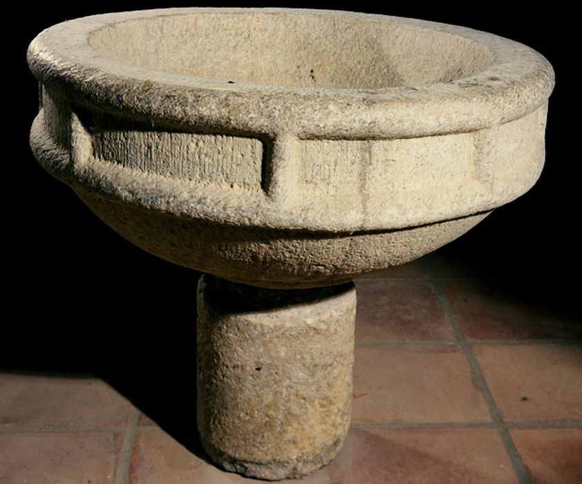 fonts baptismaux - © Ministère de la Culture (France), Conservation des antiquités et des objets d’art de la Haute-Garonne – Tous droits réservés 