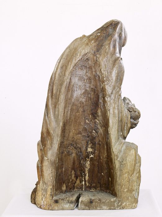 groupe sculpté : Vierge de Pitié, revers - © Ministère de la Culture (France), Conservation des antiquités et des objets d’art de la Haute-Garonne – Tous droits réservés 
