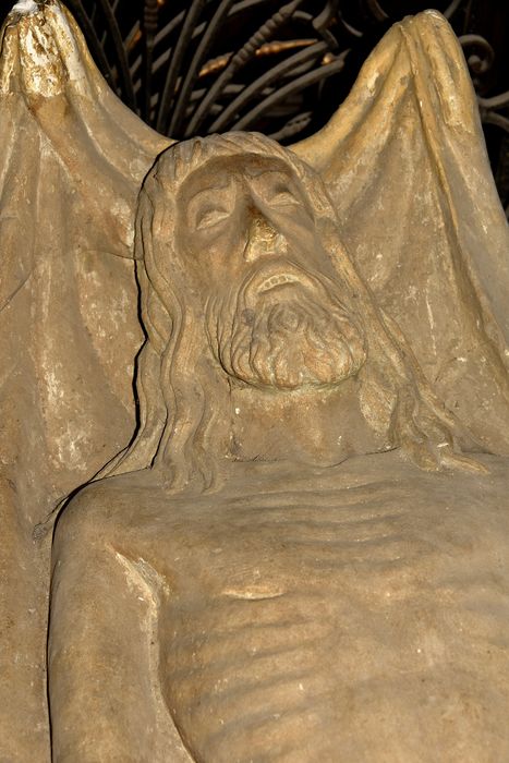 statue : Christ de Sépulcre (le), vue partielle