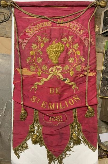 bannière de secours mutuel - © Ministère de la Culture (France), Conservation des antiquités et des objets de Gironde – Tous droits réservés
