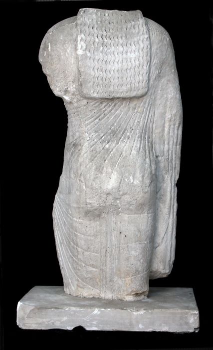 statue : Artémis (D-79-4-11)