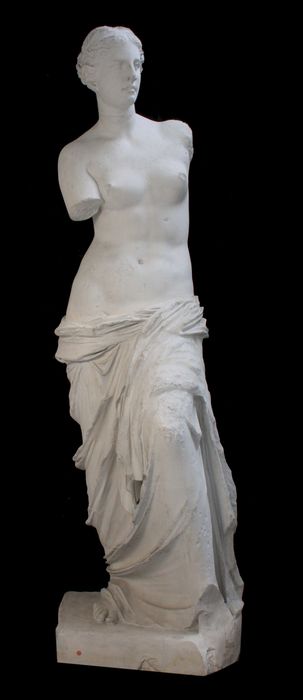 statue : Aphrodite dite « Vénus de Milo » (D-79-4-210)