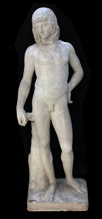 statue : Kouros archaïsant (D-79-4-287)