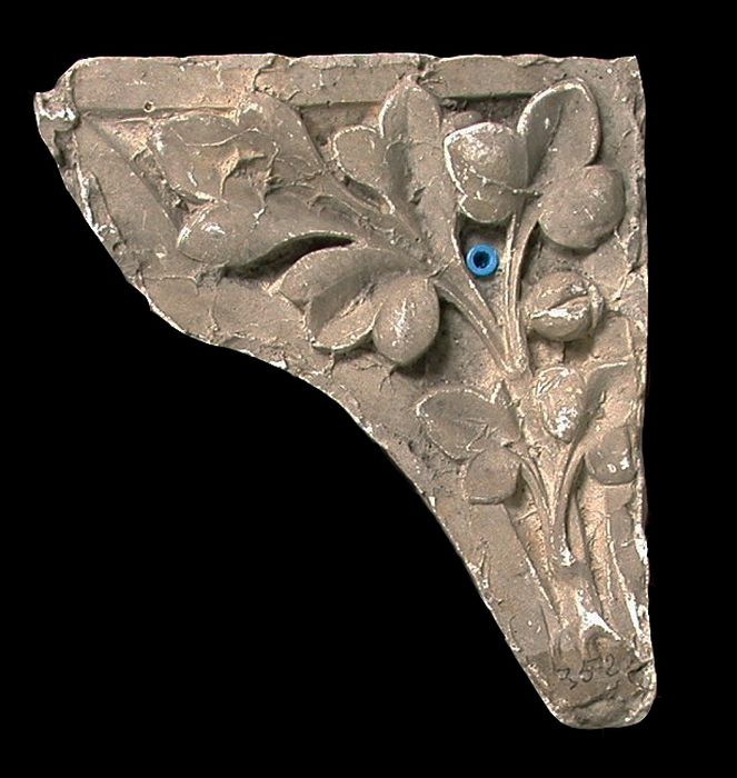 écoinçon à feuille découpée trilobée (D-79-4-352)