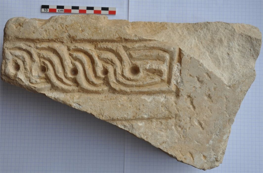 fragment lapidaire (n°30809) - © Ministère de la Culture (France), Conservation des antiquités et des objets d’art de l’Hérault – Tous droits réservés