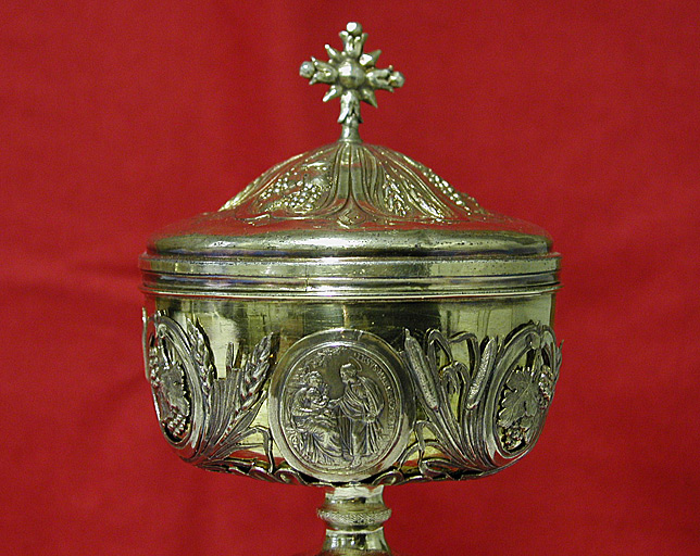 ciboire, détail - © Ministère de la Culture (France), Conservation des antiquités et des objets d’art de l’Hérault – Tous droits réservés 