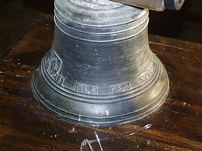 cloche - © Ministère de la Culture (France), Conservation des antiquités et des objets d’art de l’Hérault – Tous droits réservés 