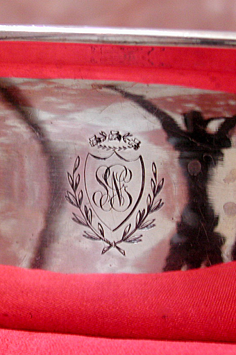 bassin à ablutions, détail - © Ministère de la Culture (France), Conservation des antiquités et des objets d’art de l’Hérault – Tous droits réservés 