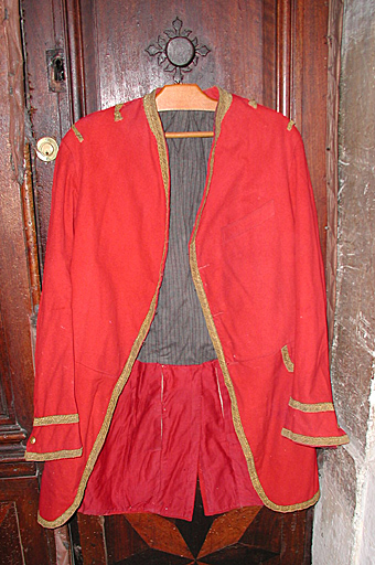 costume de suisse de 3e classe - © Ministère de la Culture (France), Conservation des antiquités et des objets d’art de l’Hérault – Tous droits réservés