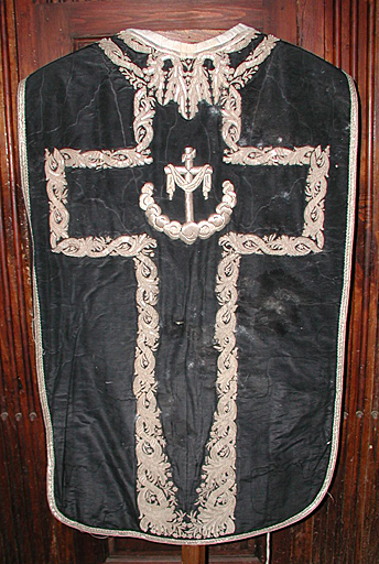chasuble (ornement noir) - © Ministère de la Culture (France), Conservation des antiquités et des objets d’art de l’Hérault – Tous droits réservés