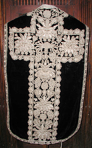 chasuble (ornement noir) - © Ministère de la Culture (France), Conservation des antiquités et des objets d’art de l’Hérault – Tous droits réservés 