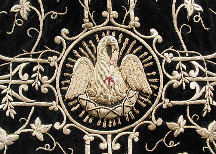 chape (ornement noir), détail - © Ministère de la Culture (France), Conservation des antiquités et des objets d’art de l’Hérault – Tous droits réservés 