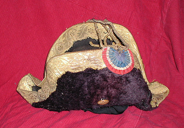 bicorne d’un costume de suisse - © Ministère de la Culture (France), Conservation des antiquités et des objets d’art de l’Hérault – Tous droits réservés