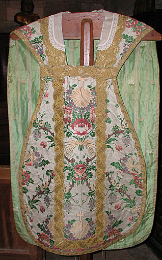 chasuble (ornement vert) - © Ministère de la Culture (France), Conservation des antiquités et des objets d’art de l’Hérault – Tous droits réservés 
