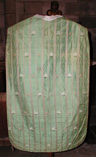 chasuble (ornement vert) - © Ministère de la Culture (France), Conservation des antiquités et des objets d’art de l’Hérault – Tous droits réservés 