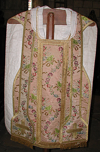 chasuble - © Ministère de la Culture (France), Conservation des antiquités et des objets d’art de l’Hérault – Tous droits réservés 