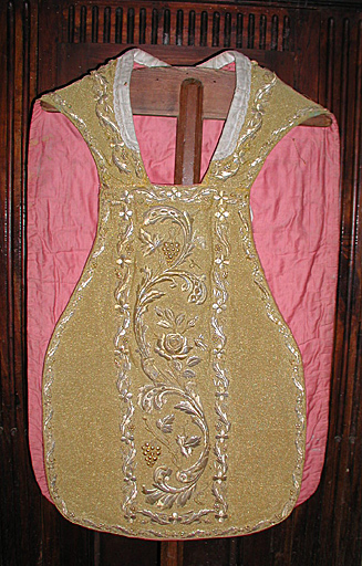chasuble (ornement or)
