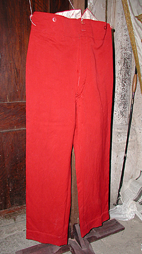 pantalon de suisse - © Ministère de la Culture (France), Conservation des antiquités et des objets d’art de l’Hérault – Tous droits réservés 