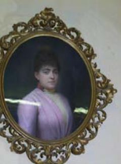 tableau : Portrait de femme - © Ministère de la Culture (France), Conservation des antiquités et des objets d’art de l’Hérault – Tous droits réservés