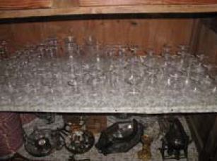 service de verres Kobé : 45 verres, 8 carafes