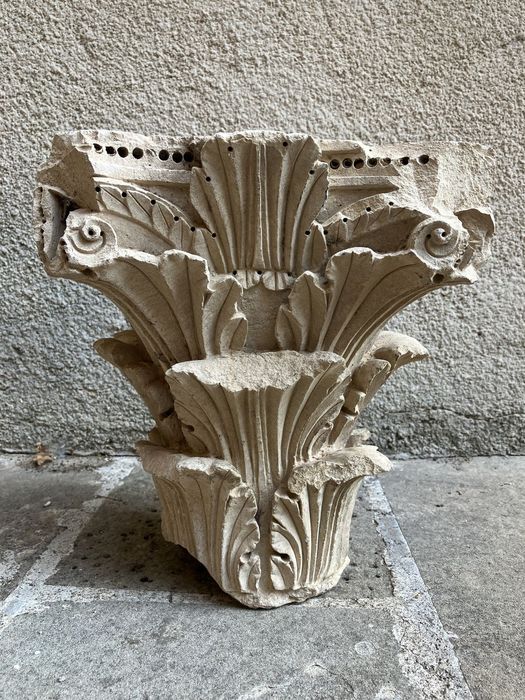 chapiteau à feuillages d’acanthes - © Ministère de la Culture (France), Conservation des antiquités et des objets d’art de l’Hérault – Tous droits réservés