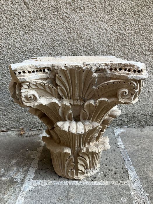 chapiteau à feuillages d’acanthes - © Ministère de la Culture (France), Conservation des antiquités et des objets d’art de l’Hérault – Tous droits réservés 