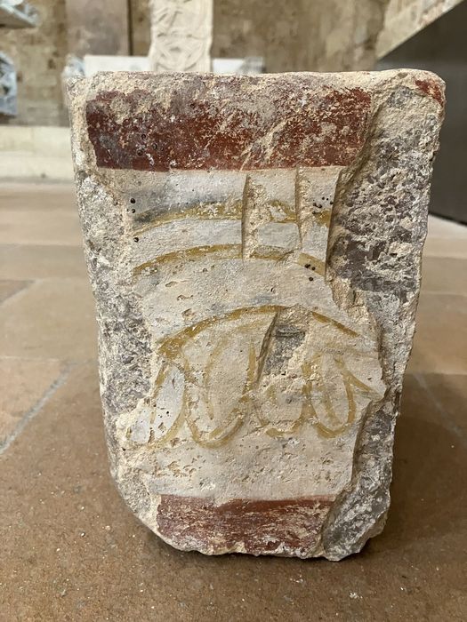 claveau peint - © Ministère de la Culture (France), Conservation des antiquités et des objets d’art de l’Hérault – Tous droits réservés
