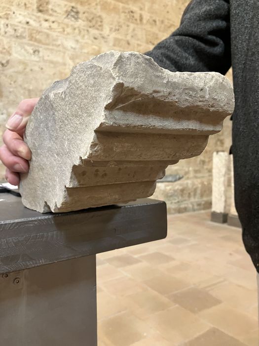 élément de corniche moulurée (?) - © Ministère de la Culture (France), Conservation des antiquités et des objets d’art de l’Hérault – Tous droits réservés