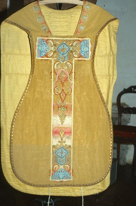 chasuble - © Ministère de la Culture (France), Conservation des antiquités et des objets d'art d'Ille-et-Vilaine, tous droits réservés