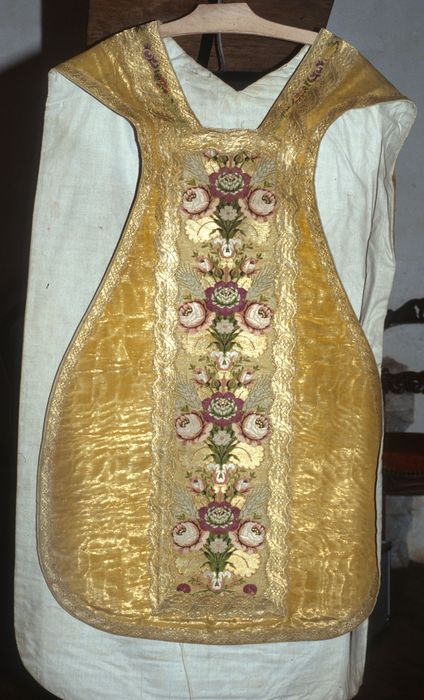 chasuble (ornement doré) - © Ministère de la Culture (France), Conservation des antiquités et des objets d’art d’Ille-et-Vilaine - Tous droits réservés