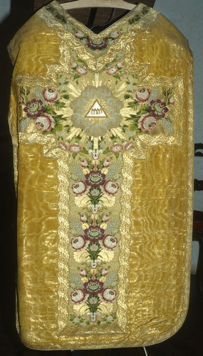 chasuble (ornement doré)