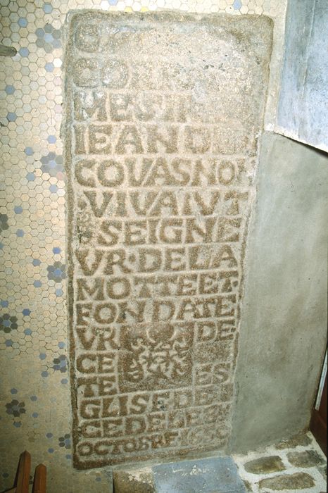 dalle funéraire de Jean de Couasnon