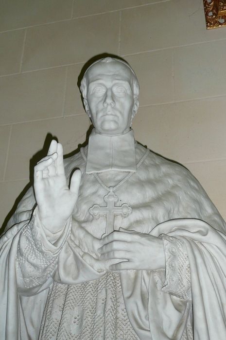 statue : Cardinal Godefroy Brossais Saint-Marc, vue partielle - © Ministère de la Culture (France), Conservation des antiquités et des objets d'art d'Ille-et-Vilaine, tous droits réservés