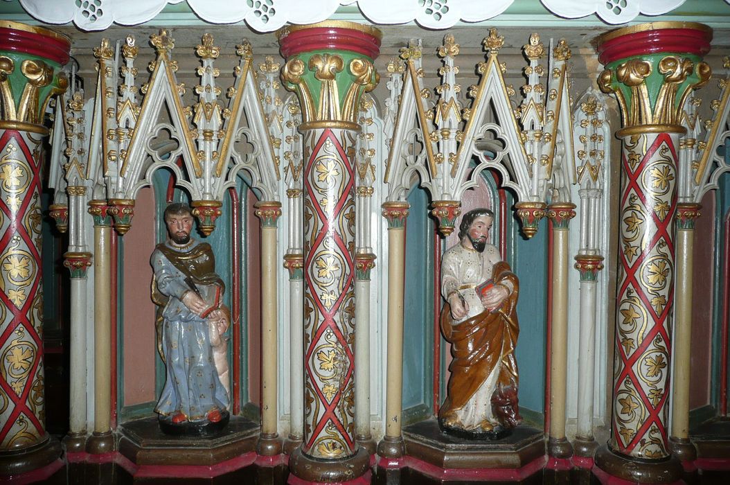 autel (maître-autel), détail des statuettes de saint Matthieu et saint Luc - © Ministère de la Culture (France), Conservation des antiquités et des objets d'art d'Ille-et-Vilaine, tous droits réservés