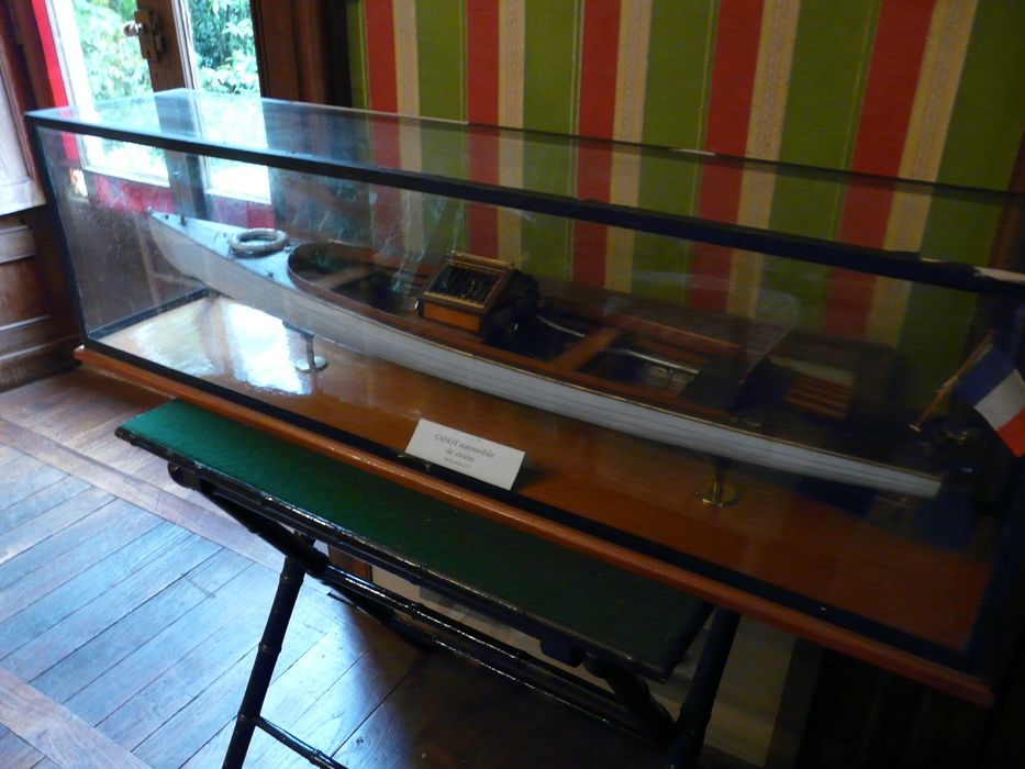 maquette : canot automobile à moteur in-board - © Ministère de la Culture (France), Conservation des antiquités et des objets d'art d'Ille-et-Vilaine, tous droits réservés