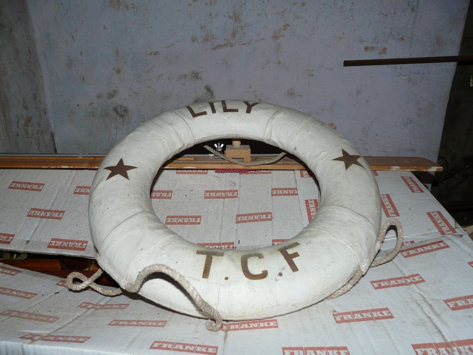 LILY, canot à moteur, détail de la bouée - © Ministère de la Culture (France), Conservation des antiquités et des objets d'art d'Ille-et-Vilaine, tous droits réservés