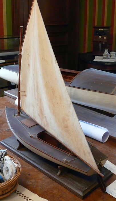 maquette - BLUETTE, dériveur de rivière à voile à dérive-couteau - © Ministère de la Culture (France), Conservation des antiquités et des objets d'art d'Ille-et-Vilaine, tous droits réservés