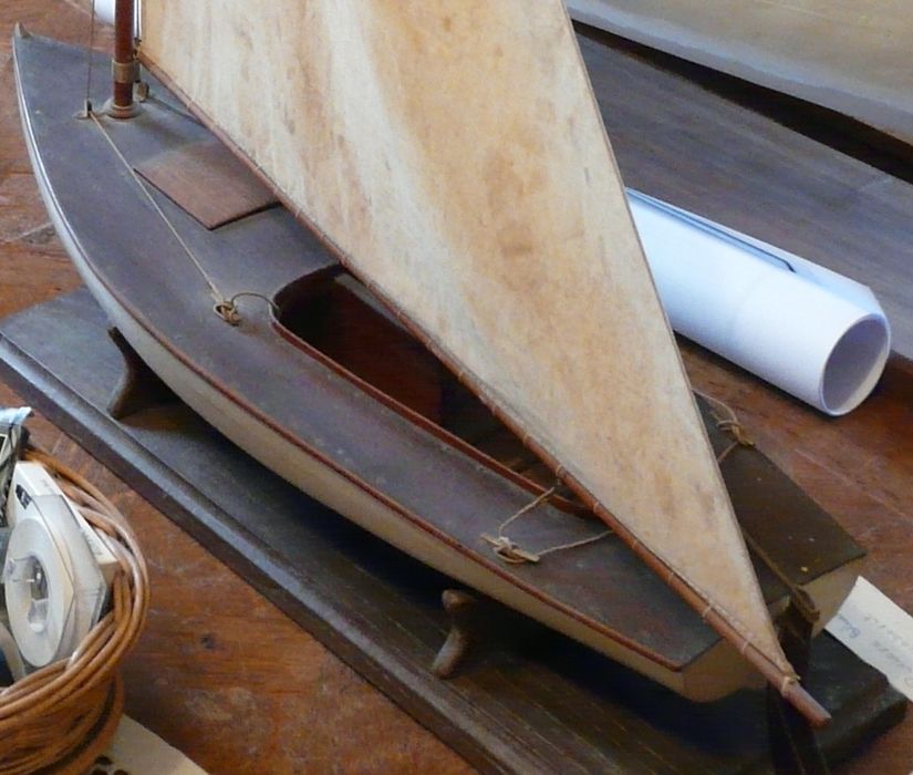 maquette - BLUETTE, dériveur de rivière à voile à dérive-couteau, vue partielle - © Ministère de la Culture (France), Conservation des antiquités et des objets d’art d’Ille-et-Vilaine - Tous droits réservés