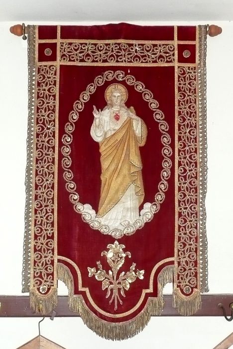 bannière de procession n°3 : Monogramme du Christ - © Ministère de la Culture (France), Conservation des antiquités et des objets d'art d'Ille-et-Vilaine, tous droits réservés