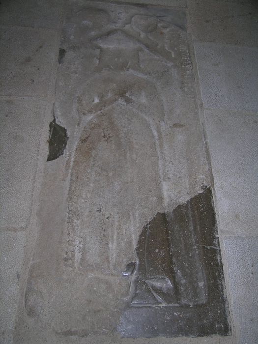 dalle funéraire des dames de Saint-Georges, vue partielle