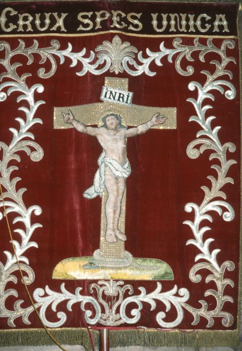 bannière de procession : Christ en croix - © Ministère de la Culture (France), Conservation des antiquités et des objets d'art d'Ille-et-Vilaine, tous droits réservés