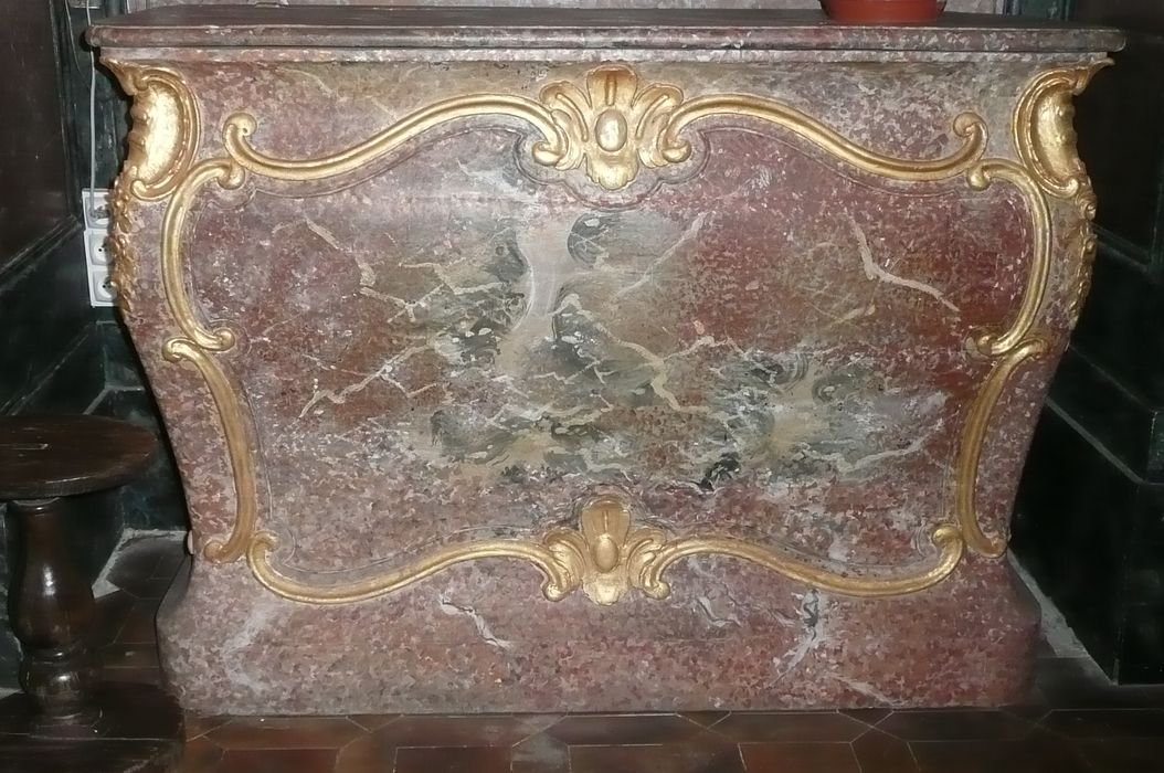 console - © Ministère de la Culture (France), Conservation des antiquités et des objets d'art d'Ille-et-Vilaine, tous droits réservés