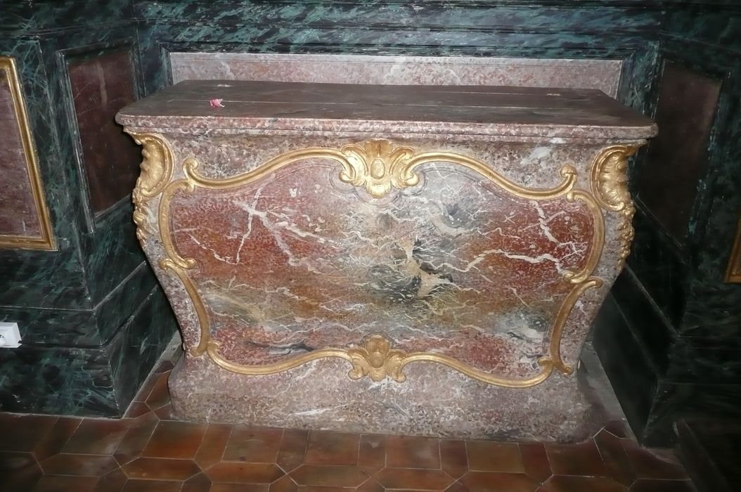 console - © Ministère de la Culture (France), Conservation des antiquités et des objets d'art d'Ille-et-Vilaine, tous droits réservés