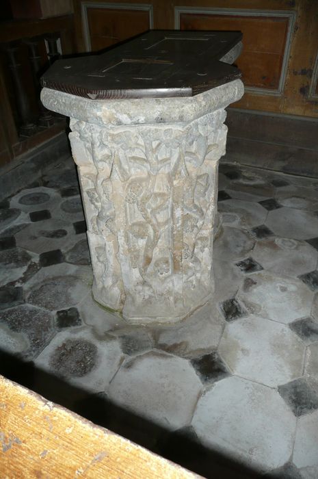 fonts baptismaux - © Ministère de la Culture (France), Conservation des antiquités et des objets d’art d’Ille-et-Vilaine - Tous droits réservés