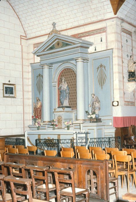 autel latéral nord, retable, statue : Vierge à l'Enfant - © Ministère de la Culture (France), Conservation des antiquités et des objets d’art d’Ille-et-Vilaine - Tous droits réservés