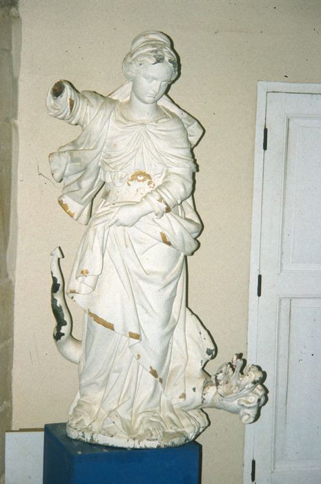 statue : Sainte Marguerite