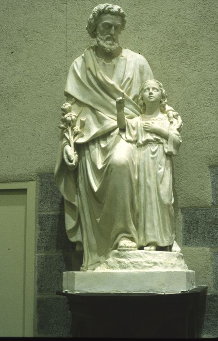 groupe sculpté : Saint Joseph et l'Enfant Jésus - © Ministère de la Culture (France), Conservation des antiquités et des objets d'art d'Ille-et-Vilaine, tous droits réservés