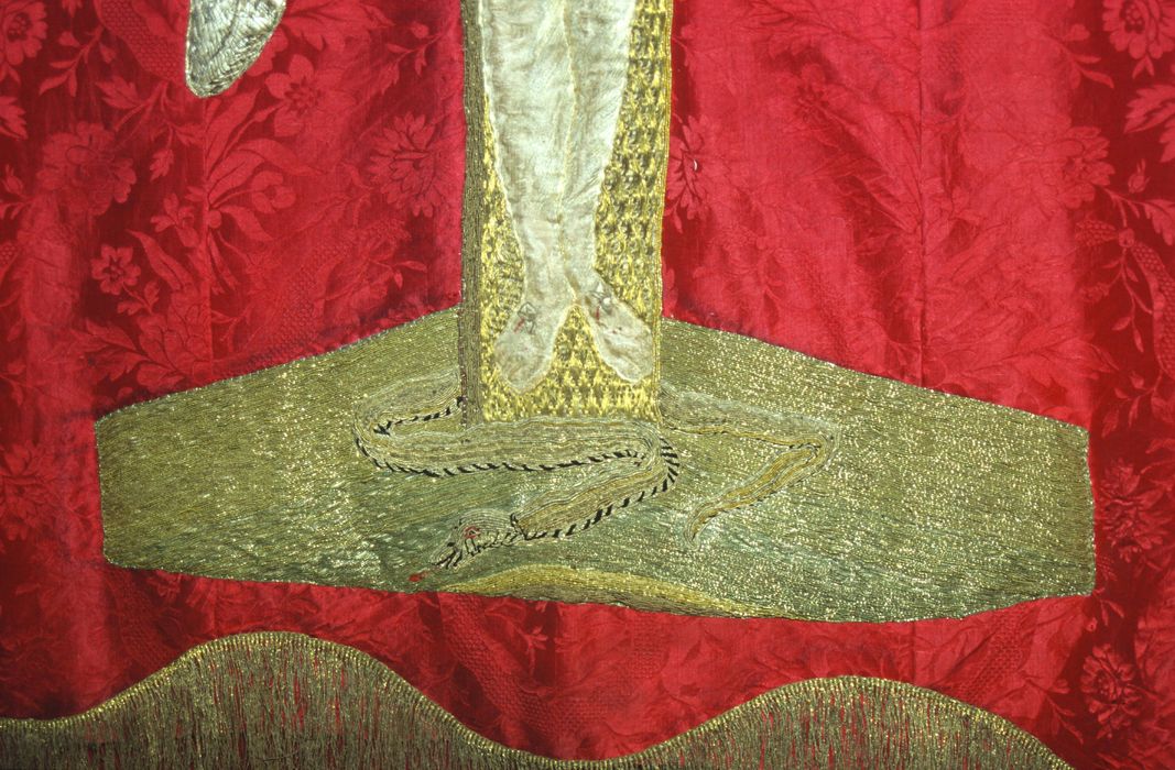 bannière de procession : Christ en croix, détail - © Ministère de la Culture (France), Conservation des antiquités et des objets d'art d'Ille-et-Vilaine, tous droits réservés