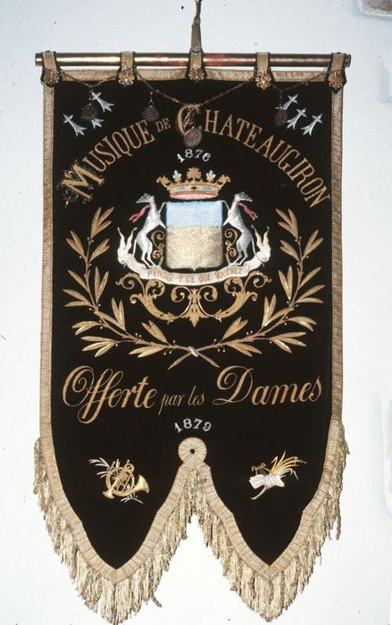 insigne (bannière) de l'harmonie municipale - © Ministère de la Culture (France), Conservation des antiquités et des objets d'art d'Ille-et-Vilaine, tous droits réservés