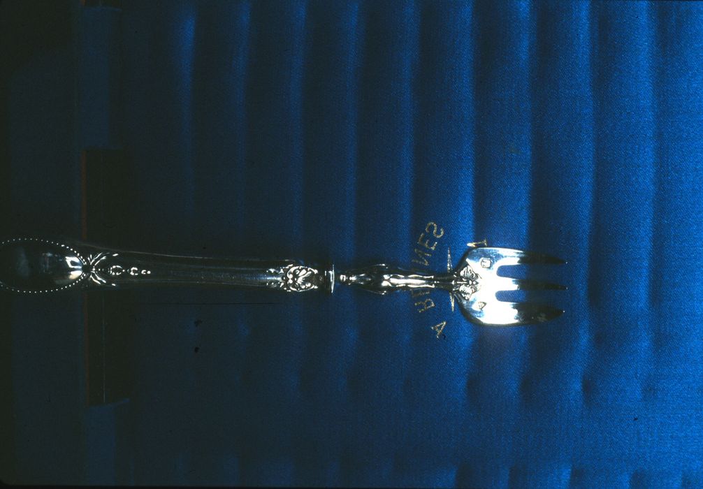 fourchette (fourchette à dessert) - © Ministère de la Culture (France), Conservation des antiquités et des objets d'art d'Ille-et-Vilaine, tous droits réservés
